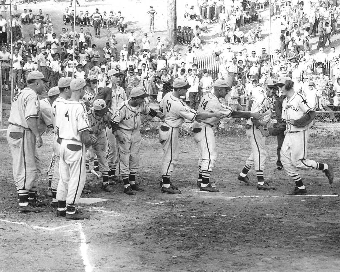 Fotografía de archivo histórico publicada por PONY Baseball and Softball
