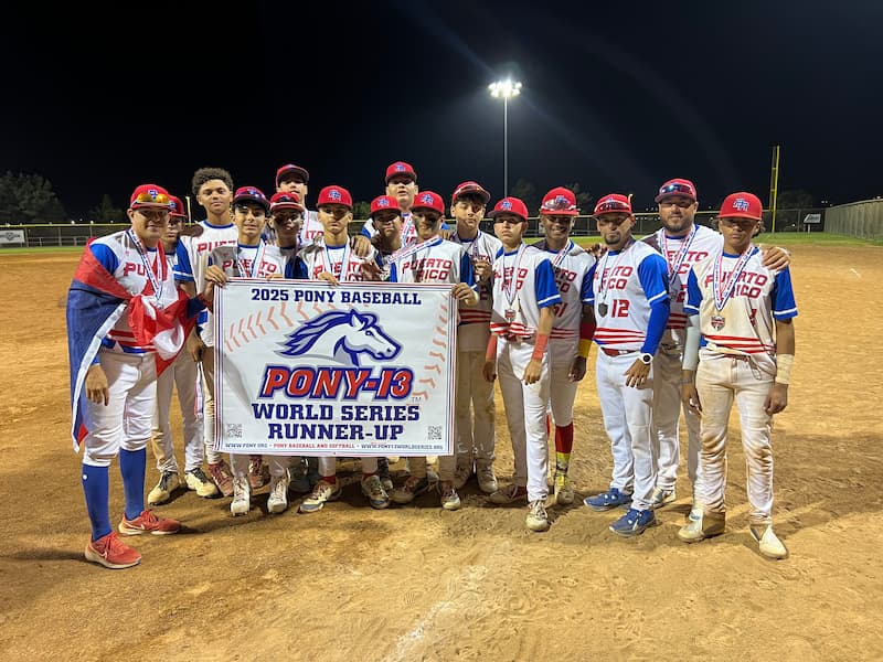 Vega Alta, Puerto Rico, con su reconocimiento de subcampeón de la Serie Mundial PONY-13 de 2025